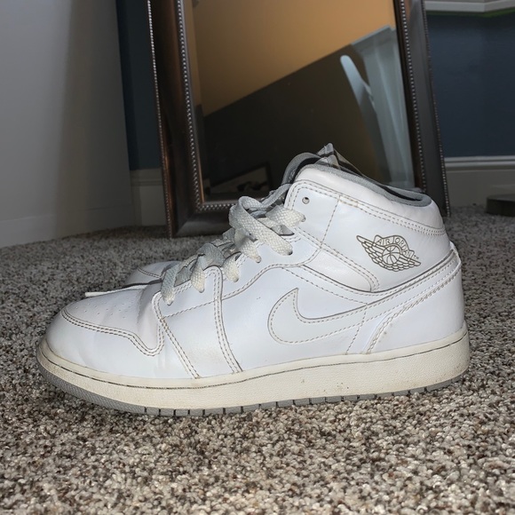 SOLD nike air jordan mid white - Picture 6 of 8